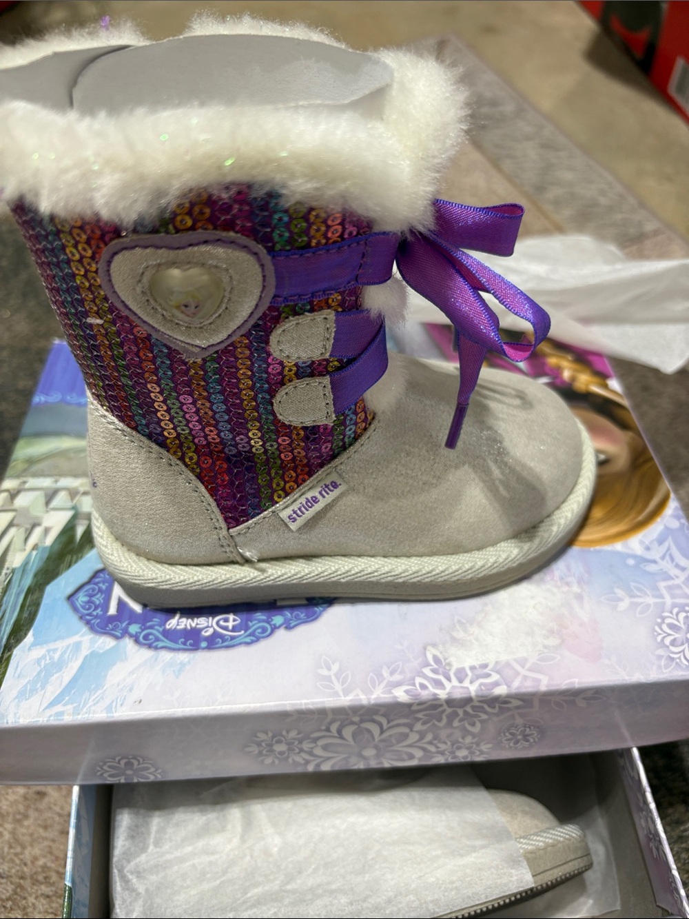 New Disney, frozen stride, right boots toddler girls